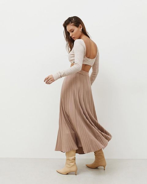 Elegant Ribbed Midi Skirt