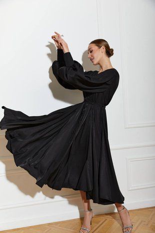 Elegant black midi dress